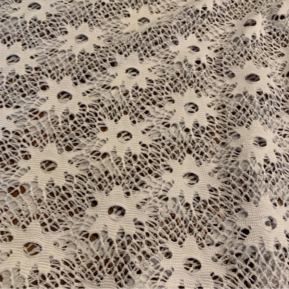 Solitaire Women’s White Sheer Lace Floral Swim Cover Up Size Small - Picture 4 of 8